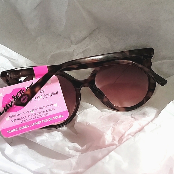Nwt LUV Betsey Johnson Glasses Cat Eye Butterfly Shape Sunglasses Tortoise Shell - Picture 3 of 4